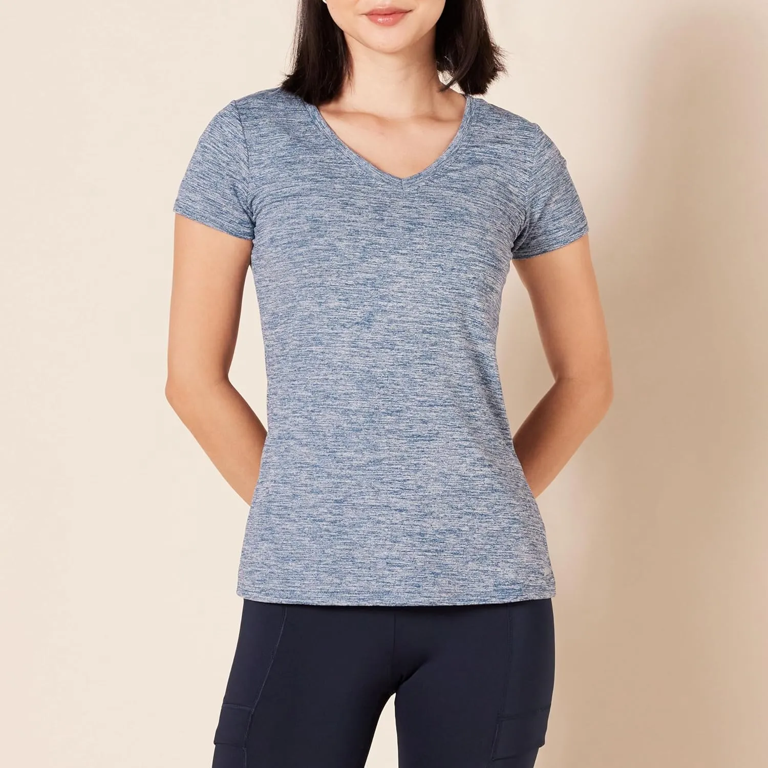 Amazon Essentials Women's Active Quick Dry Tech Stretch Short-Sleeve V-Neck T-Shirt (Available in Plus Size), Pack of 2