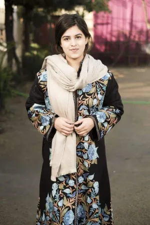 Cream Color Texture Semi pashmina Ladakhi Wool Shawl Is Known For Its Softness.