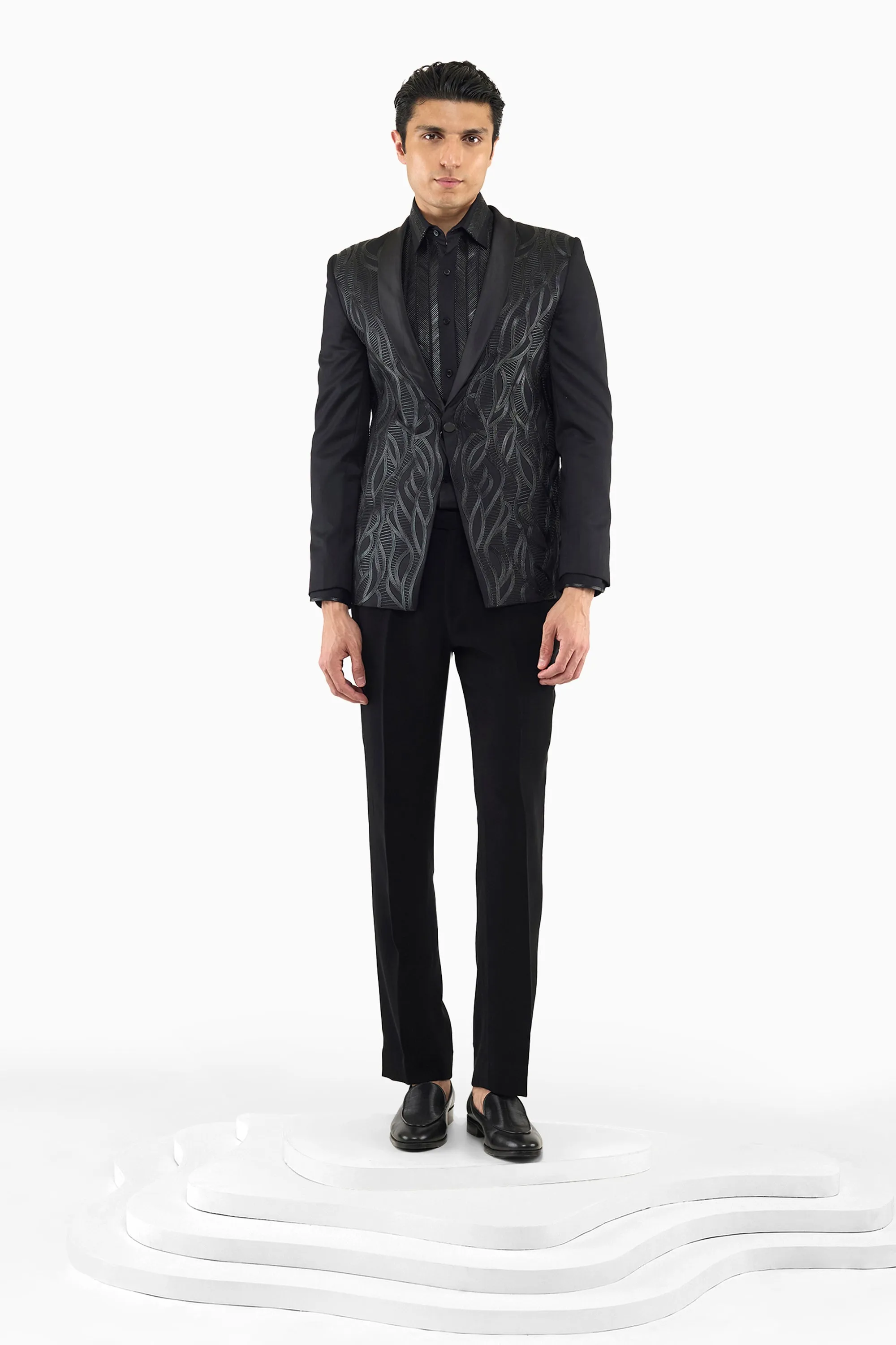METALLIC CORD ALIEN LACE TUXEDO