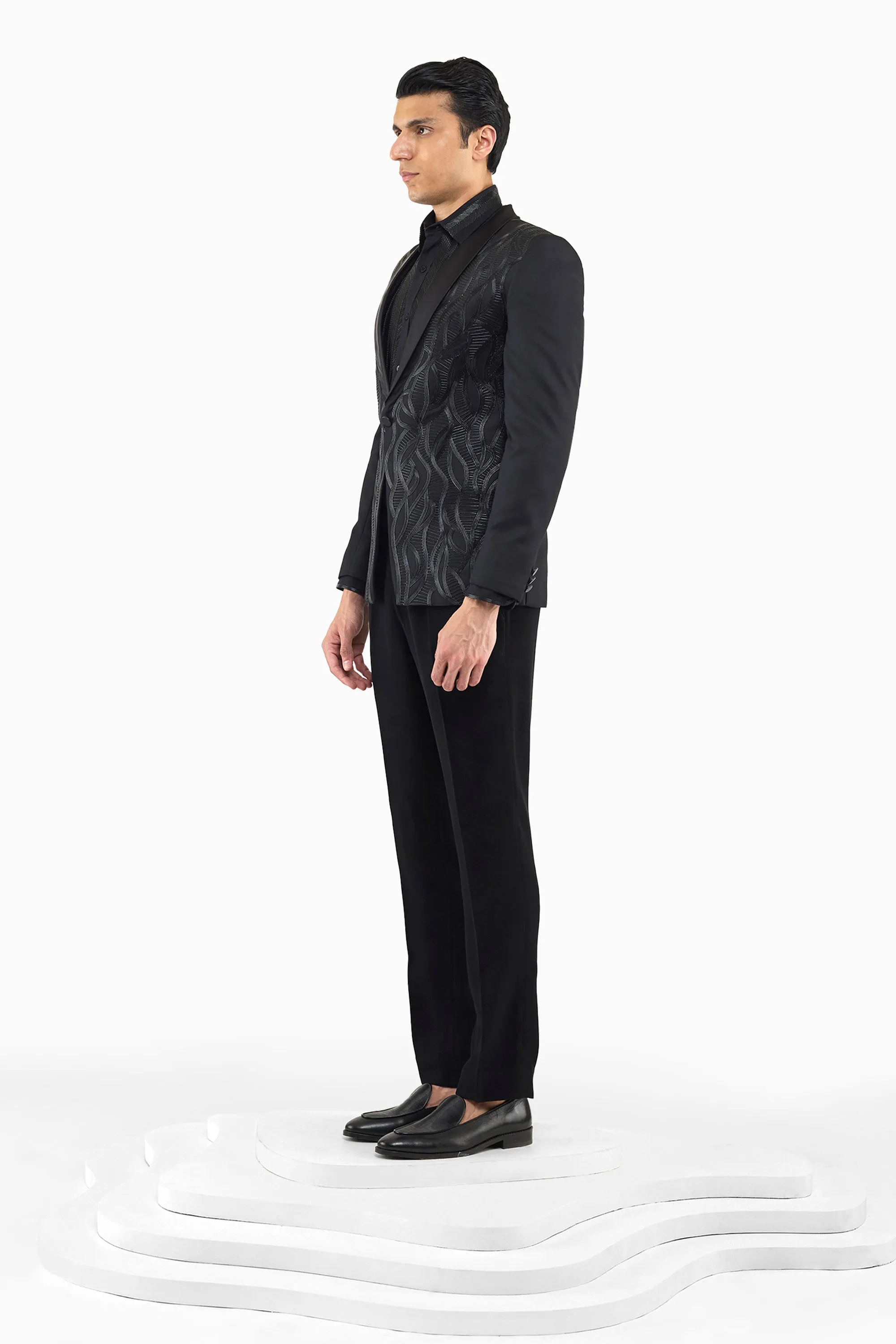 METALLIC CORD ALIEN LACE TUXEDO