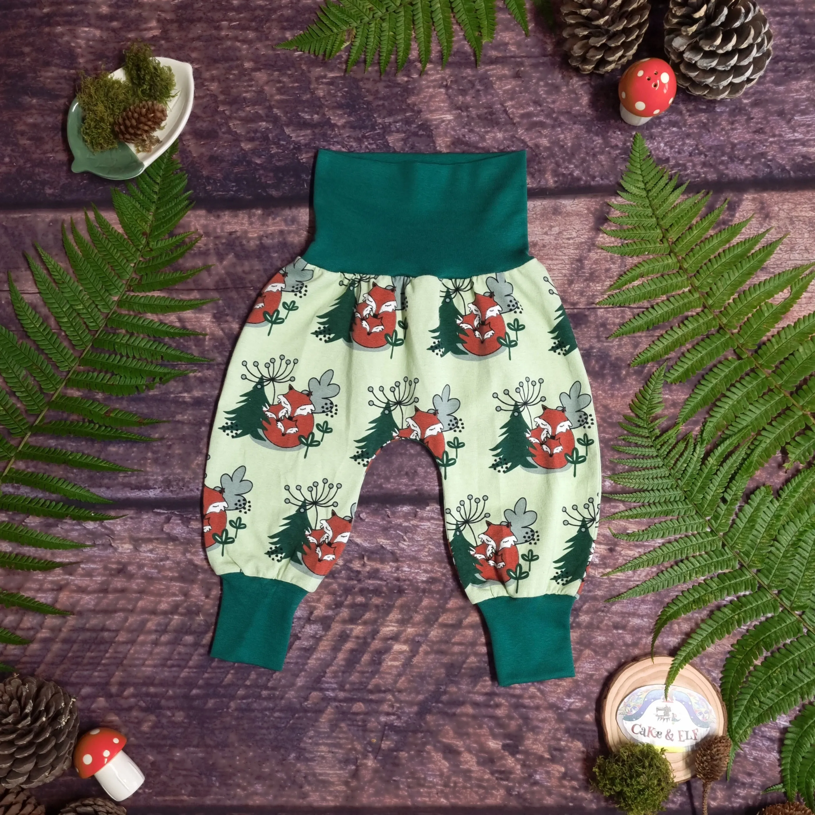 Snuggling Foxes - Harem Trousers
