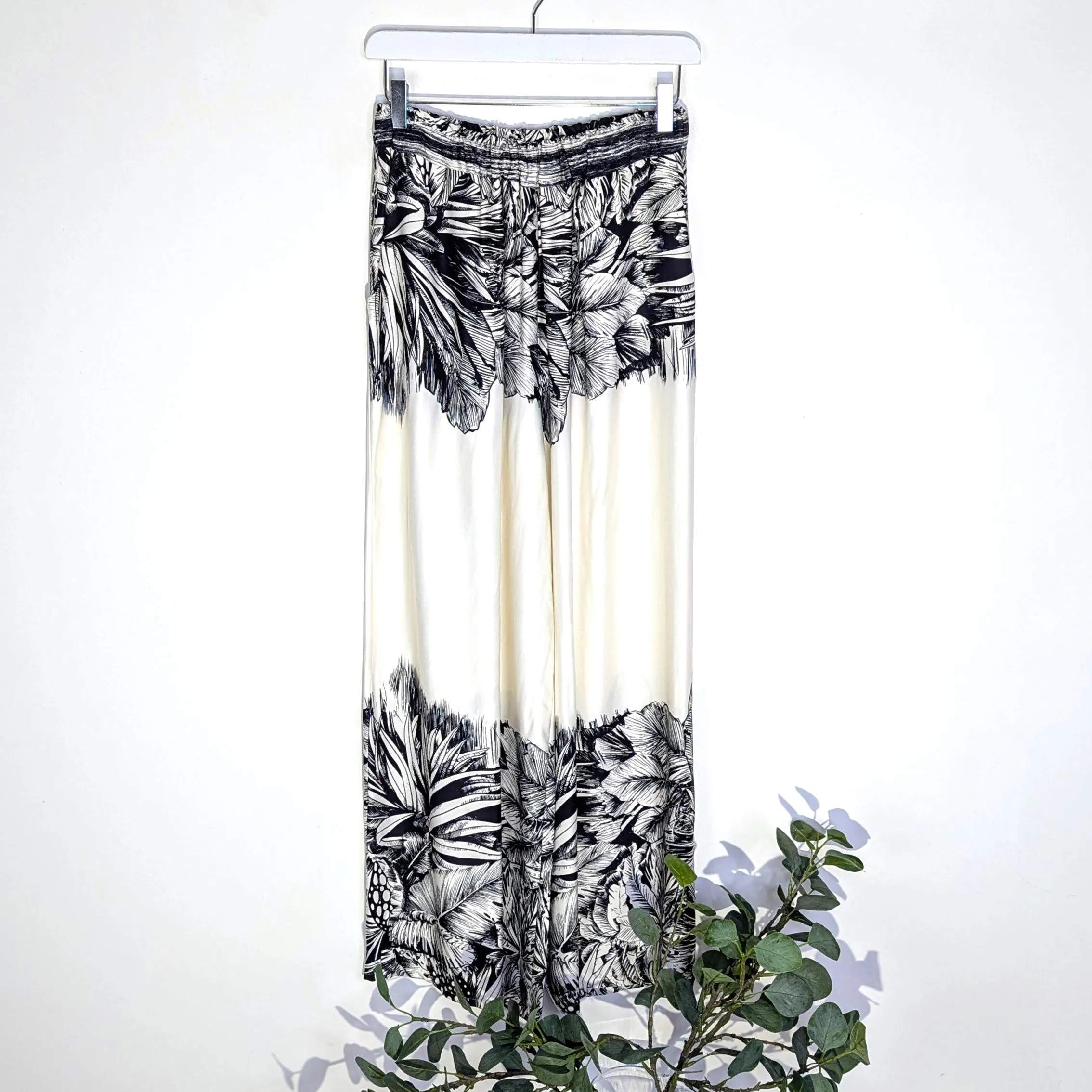 Straight leg rayon mix trousers with bold foliage print