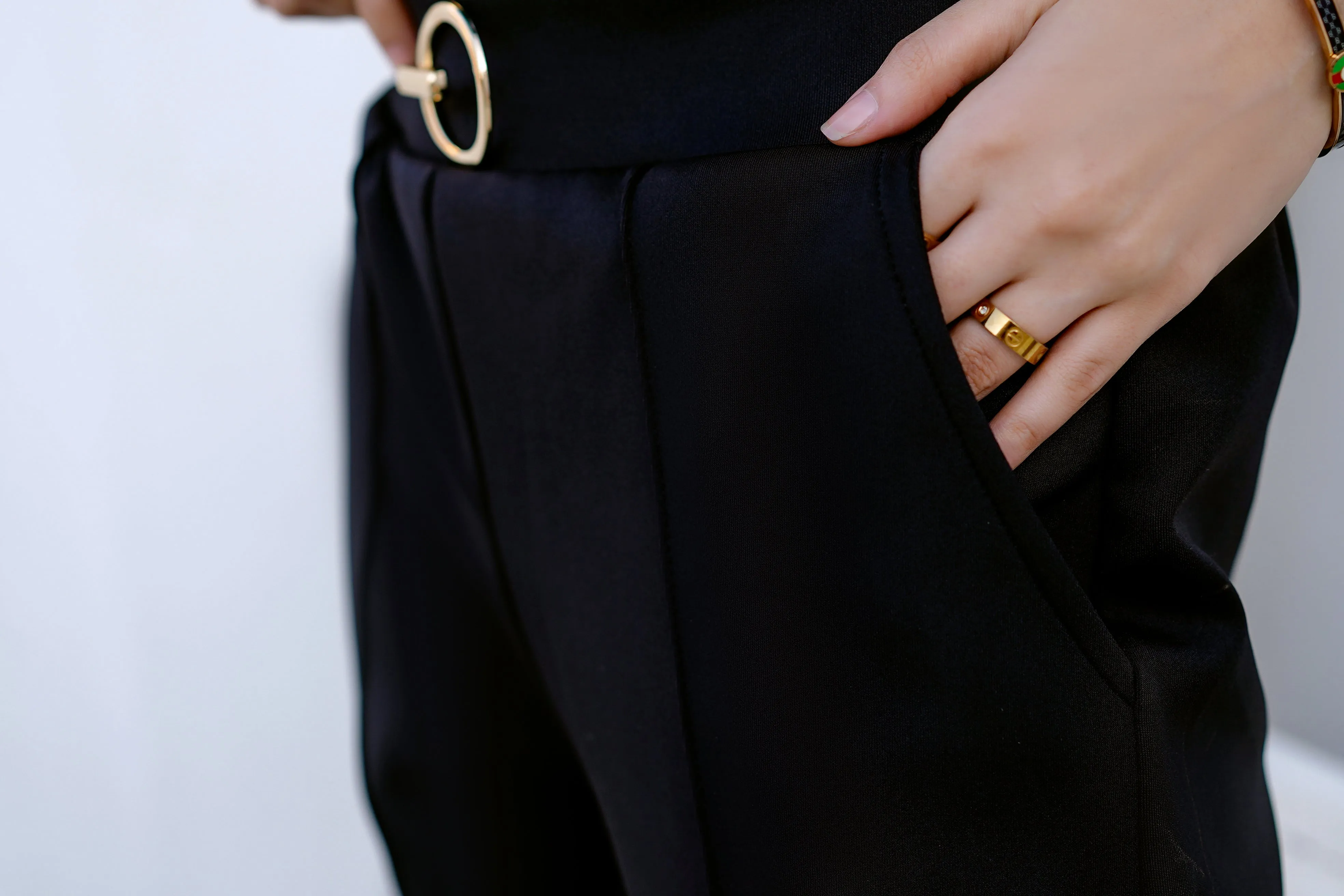 Straight Sleek Pants - Black