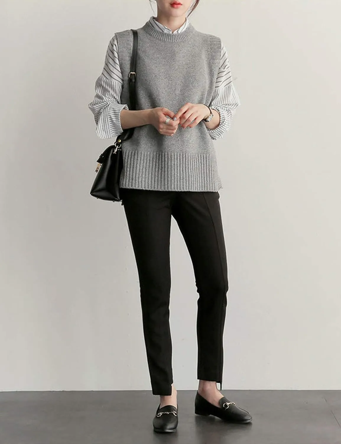 UANEO Women's Basic Round Neck Sleeveless High Low Pullover Knit Sweater Vest