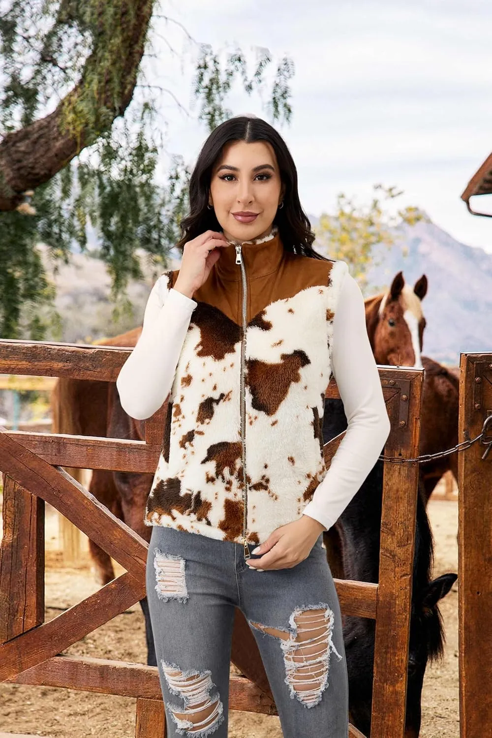 Women's Fuzzy Cow Print Vest Cozy Lightweight Sherpa Fleece Vest for Women Sleeveless Outerwear with Pockets
